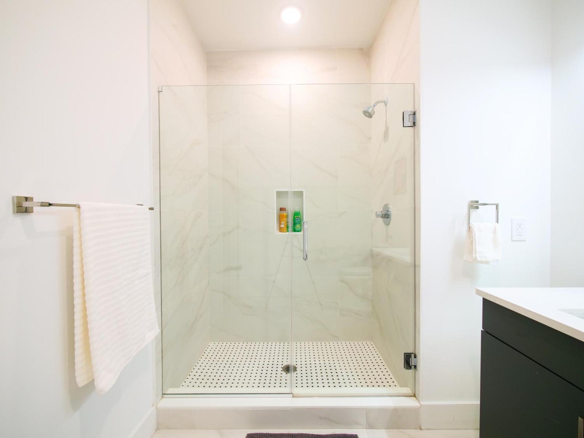 New Modern Serenity- 2Br Retreat Near New York City Bayonne Exteriör bild